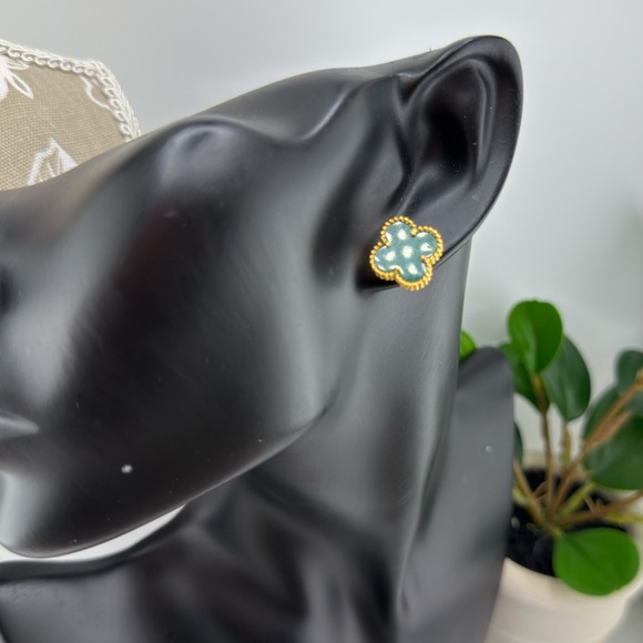 Lucky Alhambra Clover Gold Plated Sterling Silver Earrings with Logo - Picture 11 of 12